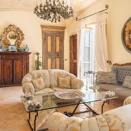 Palazzo Nobili كابري