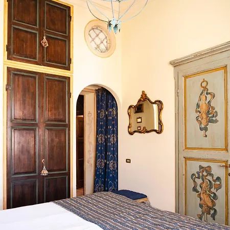 Palazzo Nobili 4* كابري