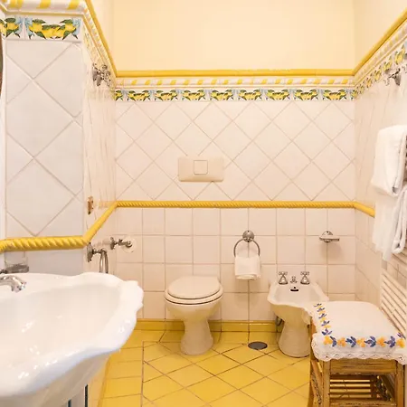 بيت ضيافة Palazzo Nobili كابري